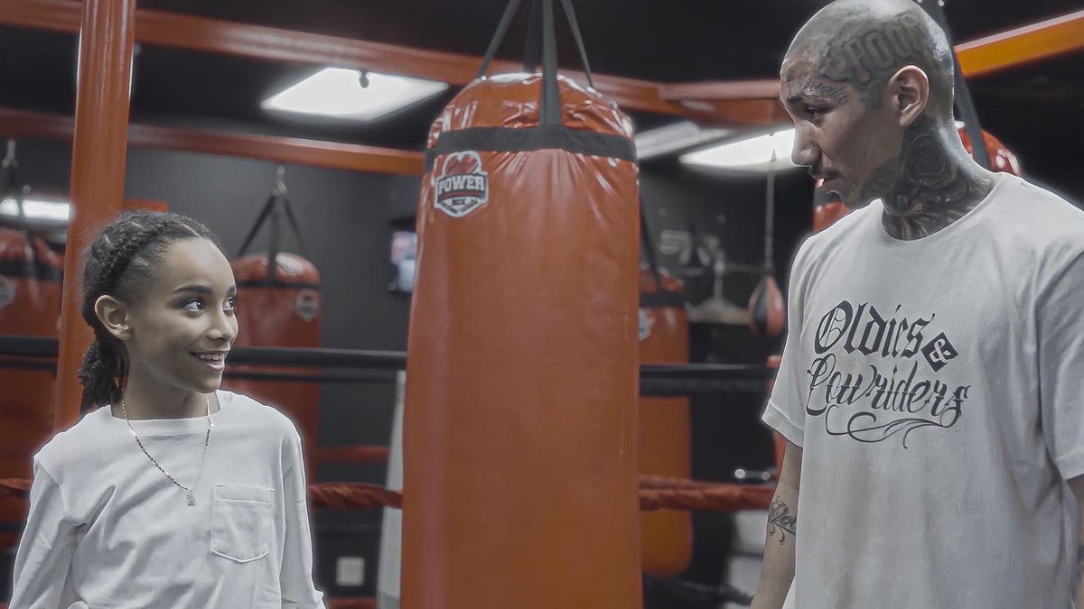 moses_cuevas's tweet photo. “WORKING WITH THE YOUTH “🙏
PHOTOGRAPHER📸: @hart_art_films
CLOTHING T 👕: @los_angeles_collective
GYM: @thebox.training_center
#nextgeneration #myclass #theboxtrainingcenter #losangelescollective #motivation #goalsetting #hardwork #progress #godwillwin https://t.co/OI0j5Nk4Bp