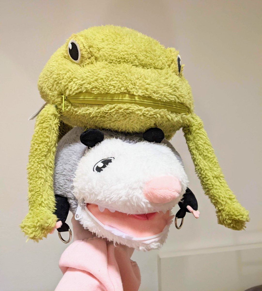 derptiles's tweet photo. Frog and Opossum Bags have also been restocked, along with some other things~ https://t.co/w1uwuAecLT