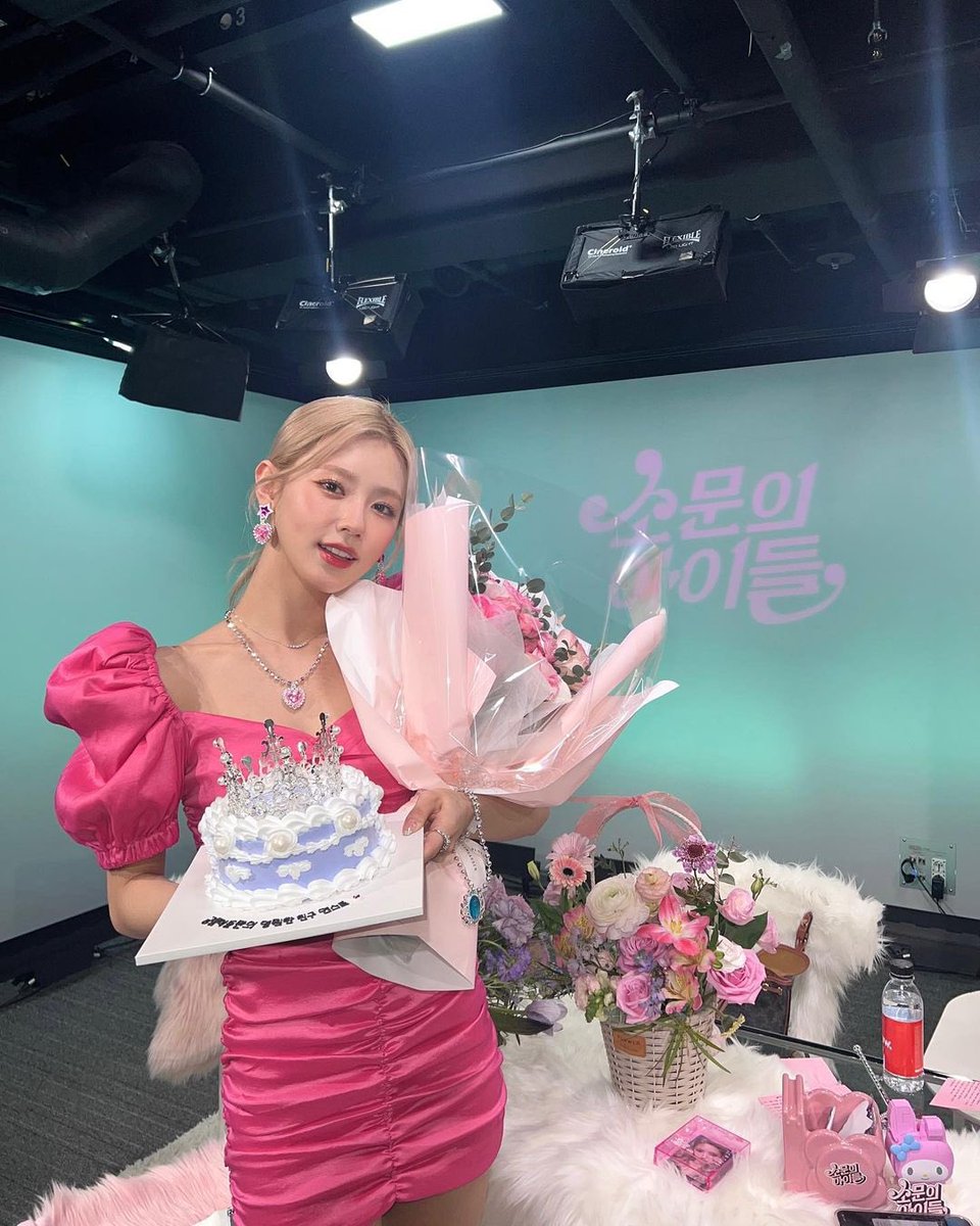 FranLiong's tweet photo. [미연 인스타그램 🍜🏡 
MIYEON Instagram 💚]

#미연 #조미연
#MIYEON #MY #ChoMIYEON
#ミヨン #チョ・ミヨン 
#면집 #누들이집 #NoodleZip

@/noodle.zip님의 이 Instagram 게시물 보기https://t.co/cLseP5O8QO
2️⃣ https://t.co/v8ZCy8wcmS