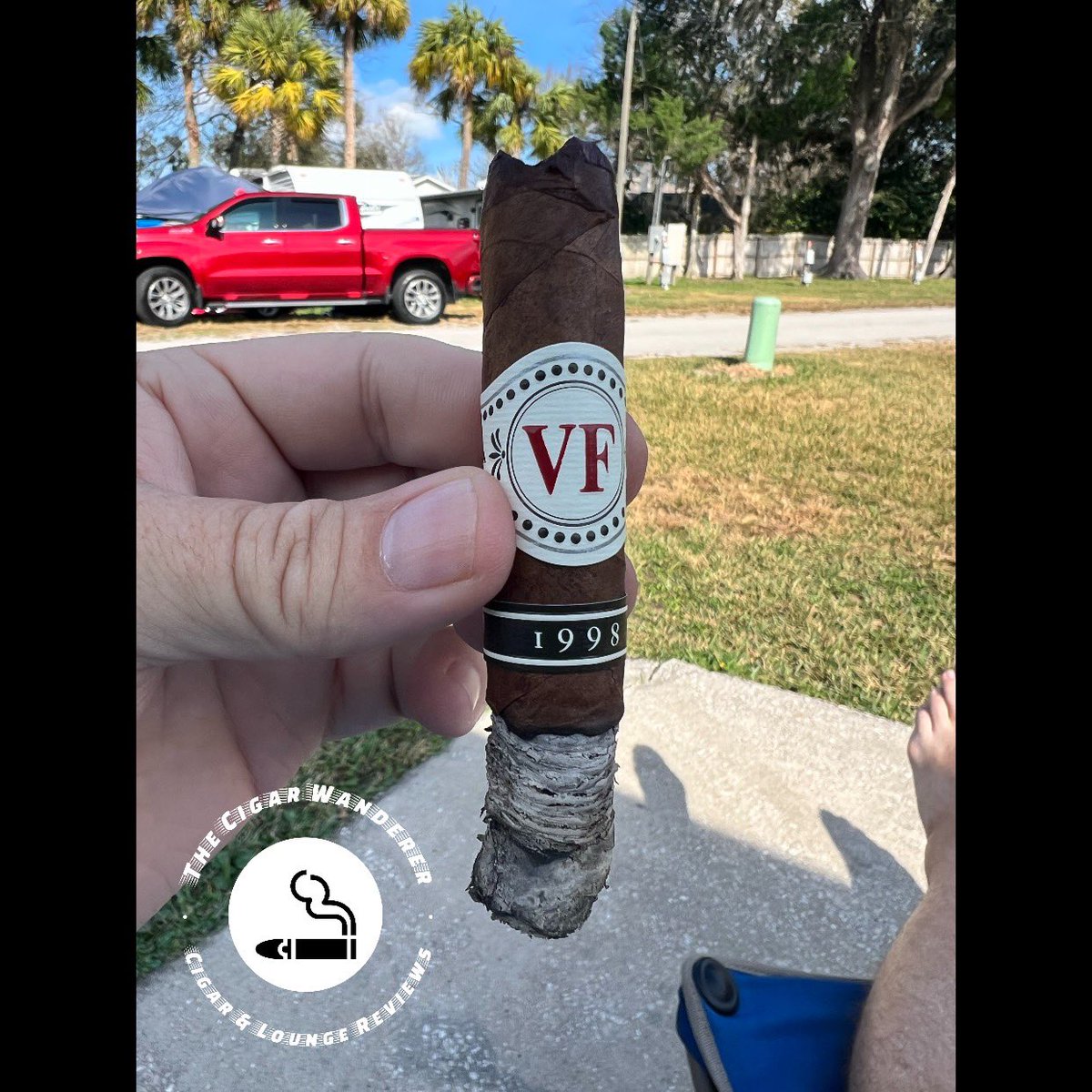 JWCigarWanderer's tweet photo. Vega Fina 1998 VF 46, 5 5/8x46. This Medium to Full stogie's wrapper is slightly darker than coffee &amp; cream with a light oil sheen. It has a slightly grassy, delightful sweet tea aroma on the cold draw. https://t.co/tblMCEGVJ8