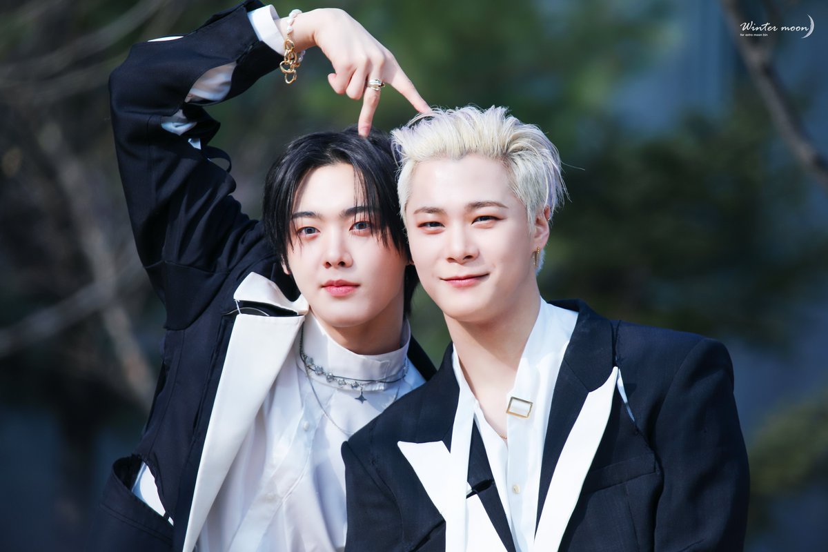 Winter_MOON126's tweet image. 230108 미팬

체리알들 너무 귀여엉🍒💗

#문빈 #아스트로
#MOONBIN #ASTRO