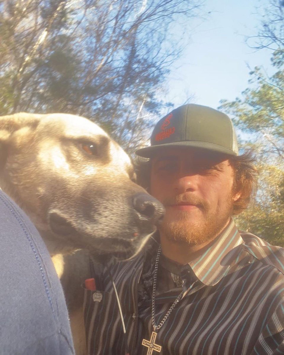 clintonmcgee4's tweet photo. Ain’t nothing better than a good dog https://t.co/CsSQVCLM4W