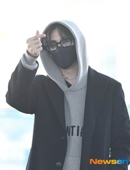 lovemtbbgot9397's tweet photo. Safe flight นะครับน้องแบมแบม

BAMBAM IN SINGAPORE 
#WelcomeBamBamToSingapore @BamBam1A #BamBam https://t.co/yjQV6Uyokq
