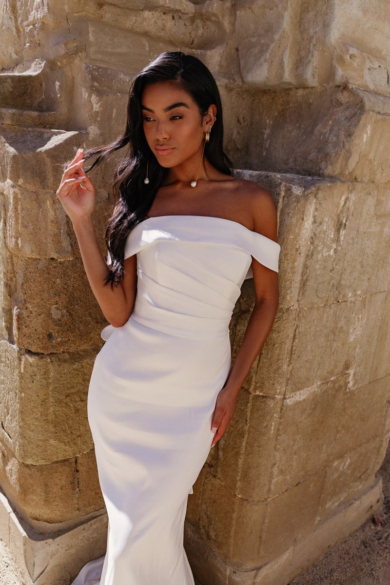 Hello Bride-to-be's!! Who doesn't LOVE a giveaway?! WE certainly do. And we're super excited to share that we’re teaming up with <a href="/louvienne/">Louvienne</a> for a bridal dress giveaway! Head on over to our Instagram (@greenweddingshoes) to see how you can enter!! 👰‍♀️  greenweddingshoes.com/louivenne-2023…