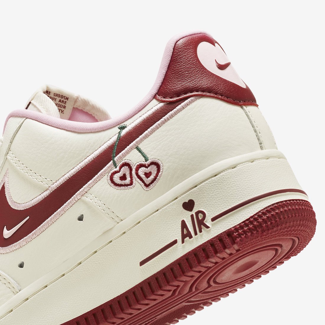 friendlyxstore's tweet photo. Nike Air Force 1 Low — Valentine's Day 2023 ดีเทลเชอรี่ น่ารักสุดๆ 🍒💗 https://t.co/d2HCJxcakQ