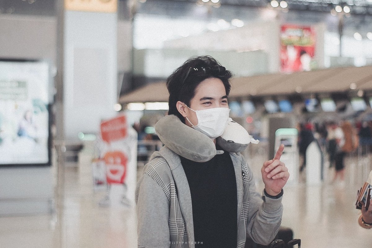TiiTY_KH's tweet photo. __ 11012023
@ Bkk Airport
•
พี่ไม่อยากตื่น พี่จะนอนต่อเลย
พี่โก้ไม่ได้กล่าว
@ko_vasin @Rooftop_jing 
#ko_vasin #kovasin #koaddict #ConversationThailand #rooftop
#RooftoptoLondon #ส่งRooftopไปLondon https://t.co/OPhS3beWBf
