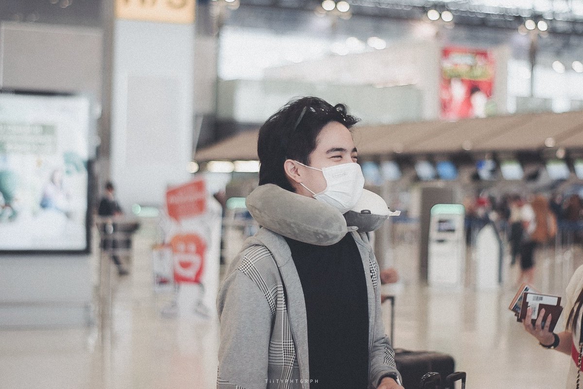 TiiTY_KH's tweet photo. __ 11012023
@ Bkk Airport
•
พี่ไม่อยากตื่น พี่จะนอนต่อเลย
พี่โก้ไม่ได้กล่าว
@ko_vasin @Rooftop_jing 
#ko_vasin #kovasin #koaddict #ConversationThailand #rooftop
#RooftoptoLondon #ส่งRooftopไปLondon https://t.co/OPhS3beWBf