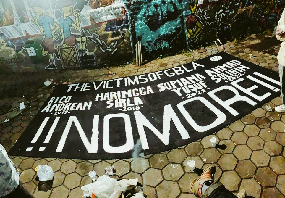 Titip ya kawan2 ✊️

The victims of GBLA Stadium:
Rico andrean (2017) - Haringga Sirla (2018) - Sofiana Yusuf (2022) - Ahmad Solihin (2022)

!!NO MORE!!