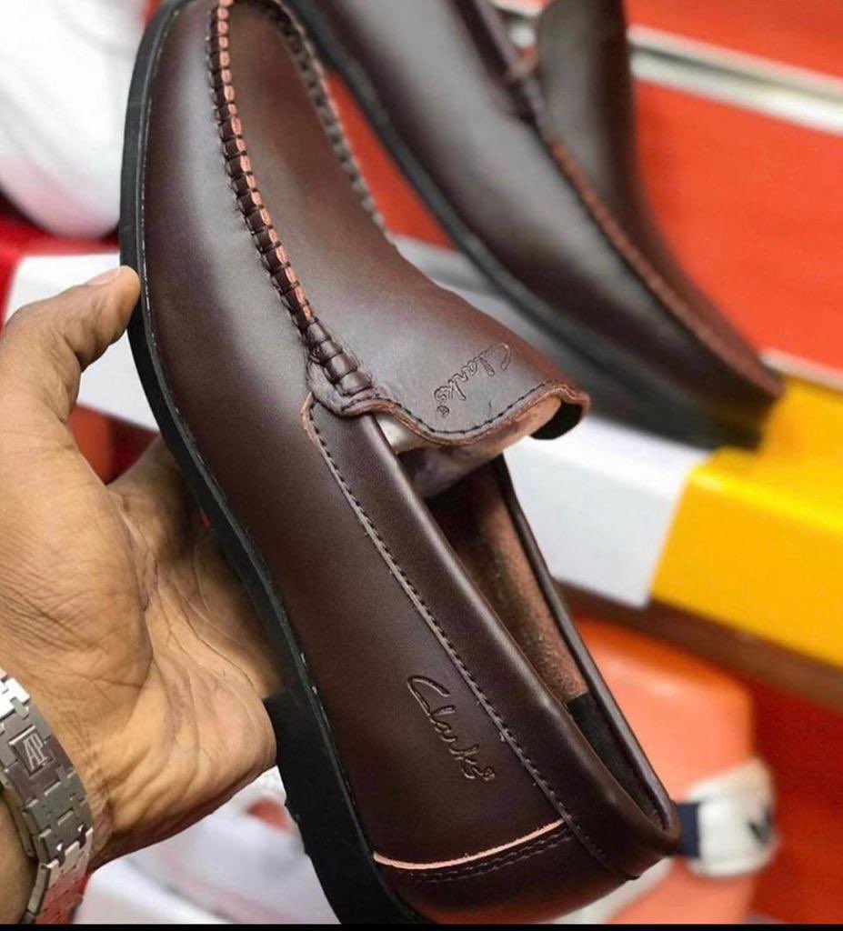 Viatu vya ngozi vizurii sana kwa matumizi ya ofisini available now

Size 40-45

Price 55,000 tu

Call 0752-331754

Dar nafanya delivery mikoani natuma🙏🏼🙏🏼