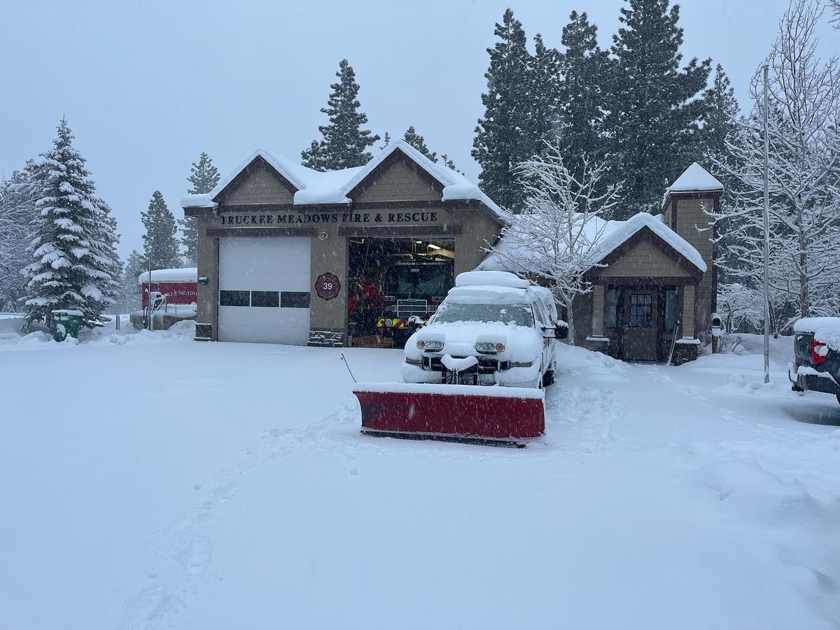 TMFPD's tweet photo. #TMFR Stations are diverse spread throughout @washoecounty in suburban and rural areas, high and low lying areas. Station 39 serves the Galena area. Firefighters ensure the station is clear of snow and debris and ready to go for a response 24/7. #responseready #teamwork https://t.co/s8VB0nJNW0