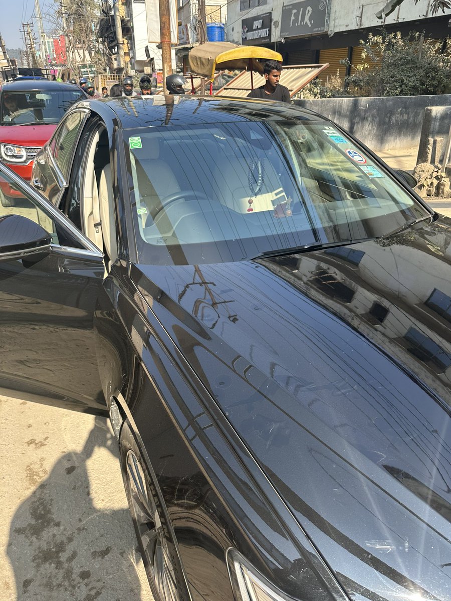 abhijitsarma's tweet photo. Development is fine! Flyovers are fine but not taking proper measures while making them is not acceptable. My car is being spotted with silver paint now while I was driving the zoo road stretch. Who is going to pay for my removal of the paints marks in my Audi car. https://t.co/nrDdC1c10g