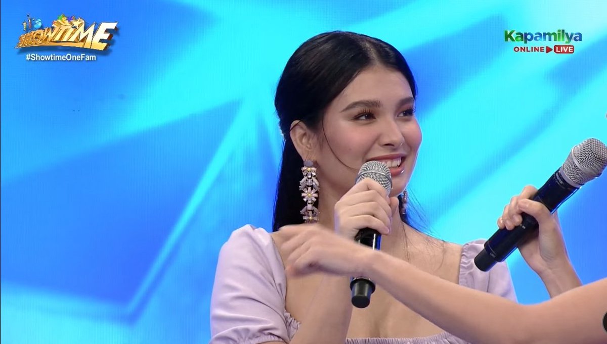 div_rkive's tweet photo. she looks so innocent here T__T 

ANJI SINGS OnSHOWTIME
#AnjiSalvacion  @anjisalvacion
#ShowtimeOneFam https://t.co/MNvu1h4gqV