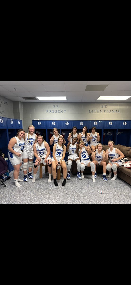 The Lady Bulldogs pushed their record to 11-1 on the season with a win over Dade County 36-24. Leading scorers were:
I’ziah McCutchins 17pts
Anna Edge 11pts
Ransley Lawrence 4pts
We’ll be back in action Friday on the road vs Coosa.