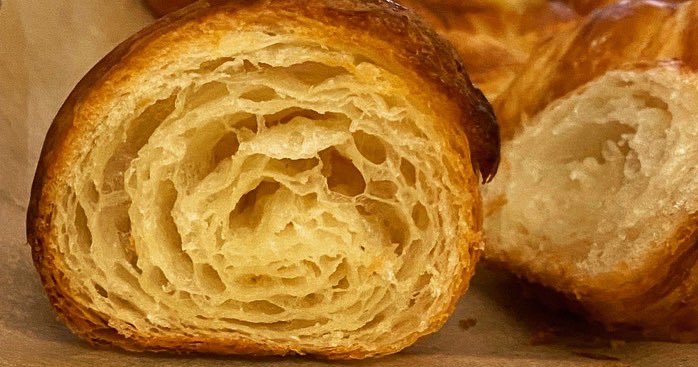 Francesca2022_'s tweet photo. クロワッサン

#Francesca #ﾌﾗﾝﾁｪｽｶ
 #パン #bread #食パン
#カンパーニュ #campagne
#バゲット #baguette #フランスパン　
#クロワッサン 
#鳥取県グルメ #鳥取県パン屋 
#山陰グルメ #山陰パン屋 
#米子市グルメ #米子市パン屋 
#パン屋開業予定 
#パン活 #パンスタグラム #ぱんすたぐらむ https://t.co/VzYrl32QlL