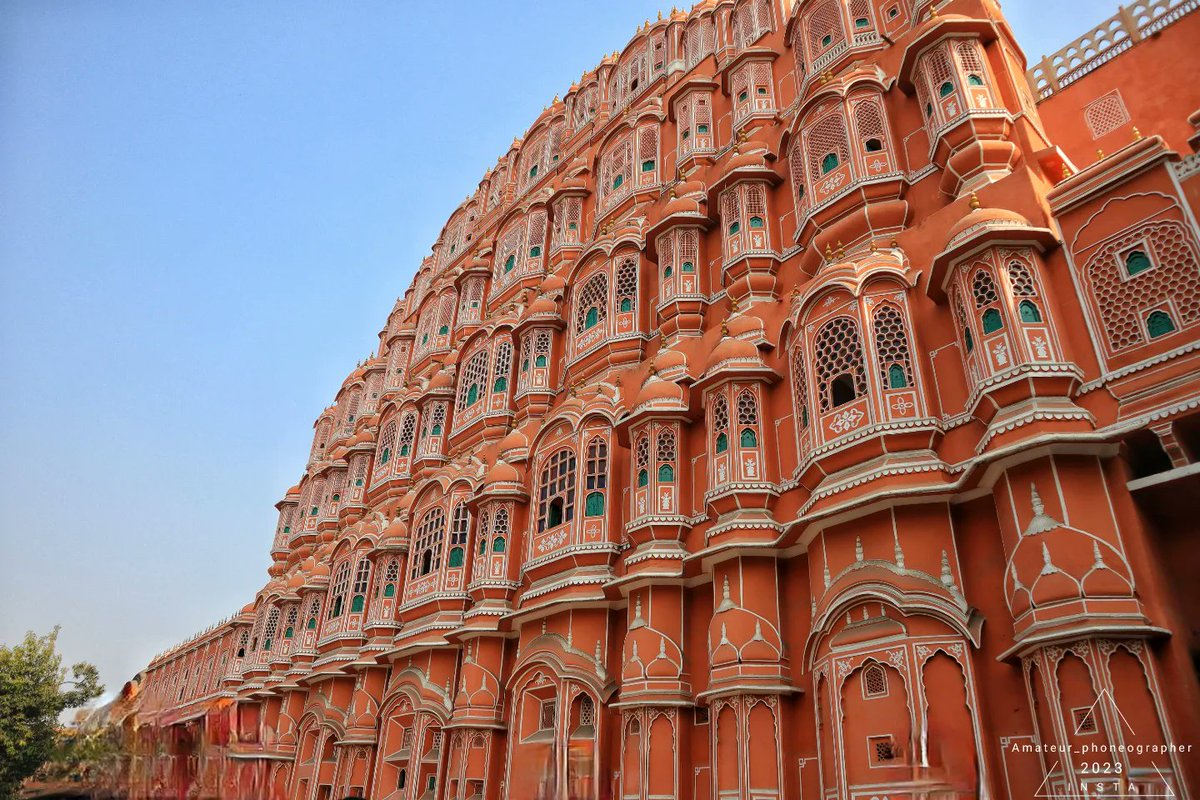 And the difference is night and day  🏤

#hawamahal #mahal #fort #jaipur #jaipurcity #jaipurdiaries #jaipurtourism #Travel #travelling #onroad #beauty #beautiful #Amazing  #Marvel #architecturephotonet #art #artwork #instagood #instadaily #instagram #igpost #igtravel #canon