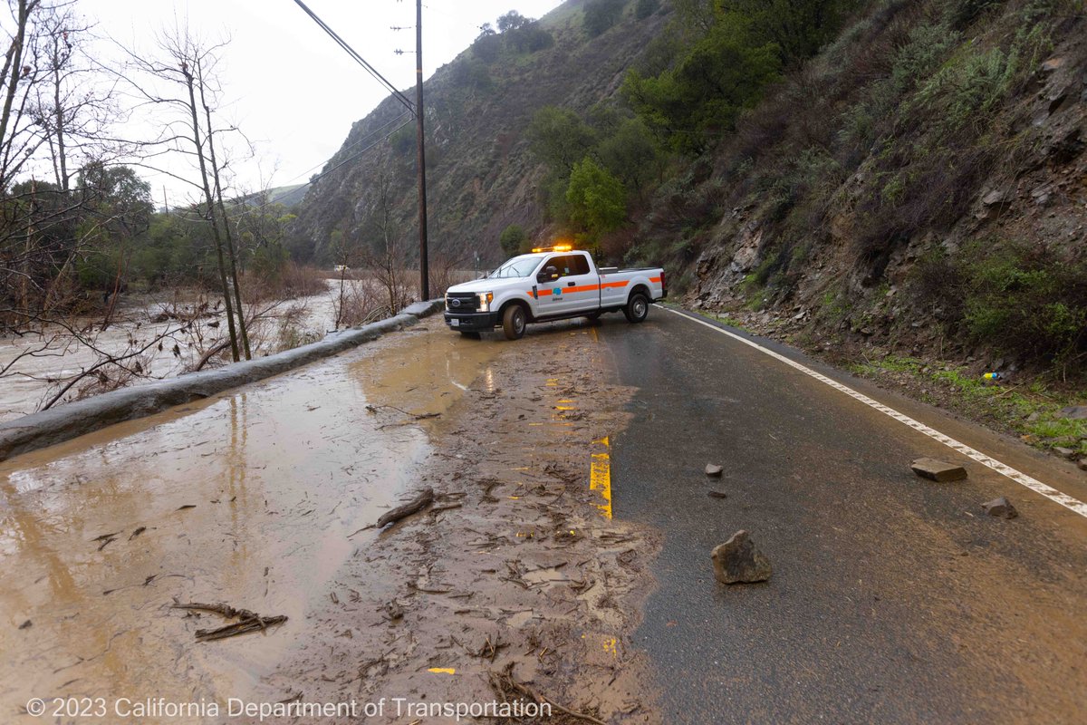 CaltransD4's tweet image. UPDATE: As of Tue, Jan 10, SR-84 Niles Canyon RD btwn Mission Bl in Fremont &amp;amp; Main St in Sunol closed til further notice. 
@CaltransD4 repairs guardrails &amp;amp; address flooding. 24/7 hwy conditions, Caltrans Quickmap or 1-800-427-ROAD. #highway #conditons @CaltransHQ