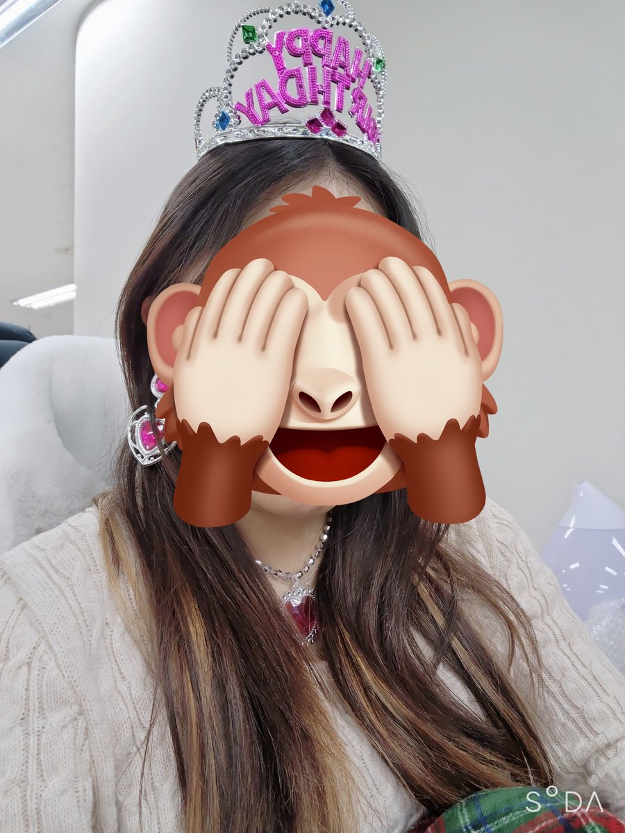 CoCorll_Wld's tweet photo. 회사에서 생일축하받았다.. https://t.co/mmHnYh4wBA