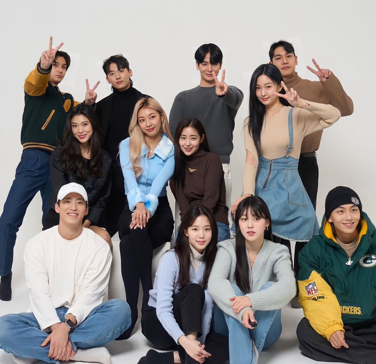 yeyeskii's tweet photo. the whole casts of single’s inferno season 2 omgg finally picture of them together!! 🥹🫶🏻

#SinglesInferno2 #SinglesInferno2Ep10 https://t.co/lGpRC8oVls