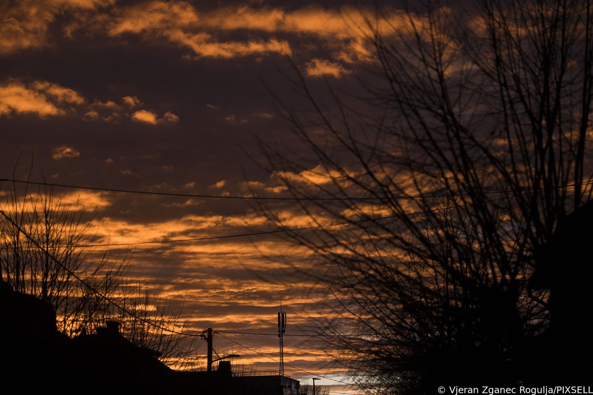 Dobro jutro / Good Morning / Guten Morgen 🌞

📸 Vjeran Żganec Rogulja/PIXSELL
#goodmorning #morning #caosvima #jutro #dobrojutro #Travel  #photo #photography #photooftheday #cakovec #sky #sunrise #izlazaksunca #sunset #nebo #zalazaksunca