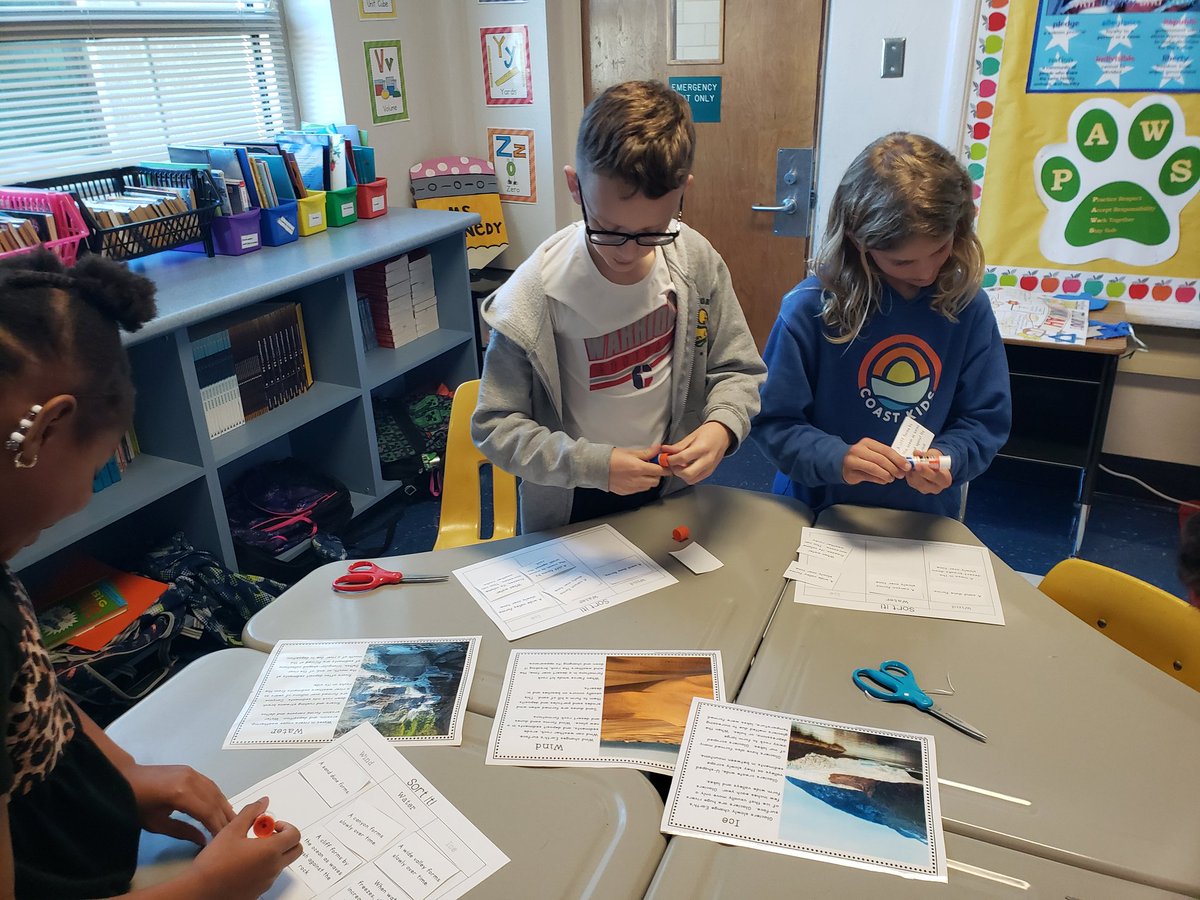 KennedzKubz's tweet photo. Science Sorting Activity
#ChangingEarth
#FSHISDserves https://t.co/9YvgtBVErL