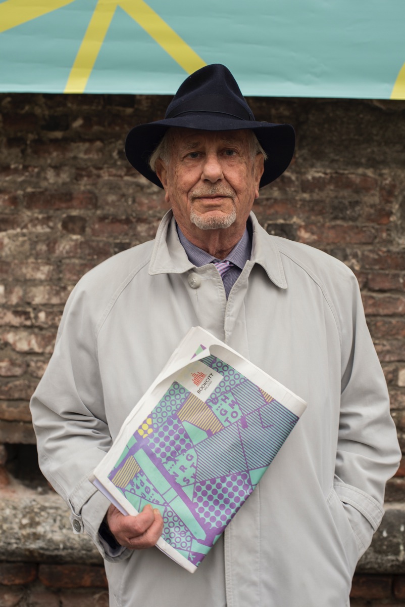 BOOKCITYMILANO's tweet photo. È morto Achille Mauri, presidente di Messaggerie Italiane e della Scuola per Librai Umberto e Elisabetta Mauri. Uomo di grande animo e cultura, avventuroso di ogni forma del sapere. 

BCM, di cui fu fondatore, abbraccia la famiglia Mauri, Ottieri, Zanuso.

Ph: Yuma Martellanz https://t.co/pv1zxpphZL