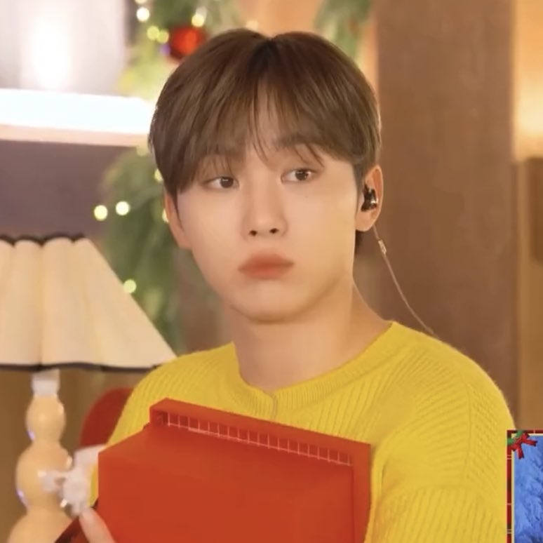 아직 다 안익었는데 따려고해서 기분 상한 감귤 그건 감귤에 대한 예의가 아니지