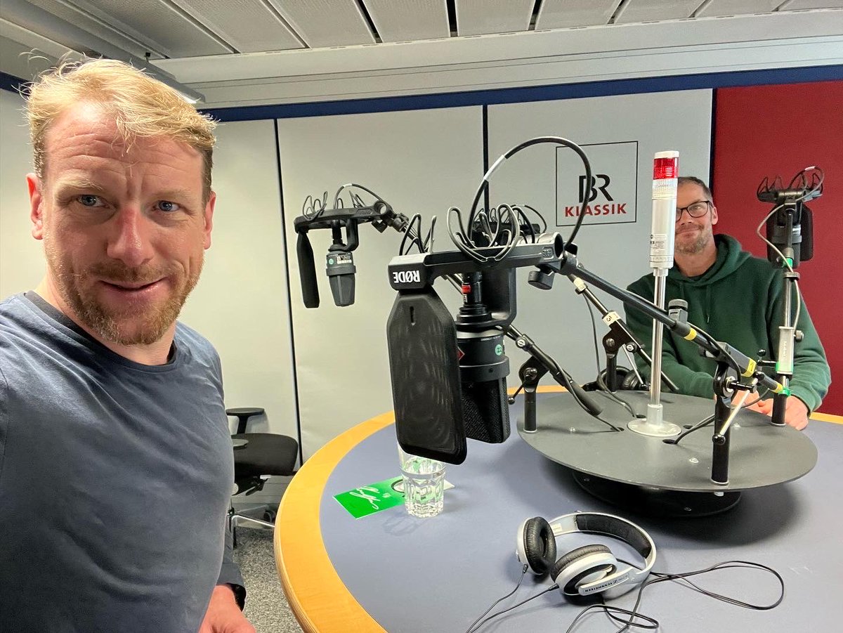 GGboeck's tweet image. „Schwurbeln“📻🤪 am Morgen ⁦@BR_KLASSIK⁩ vor der #onegin Vormittagsprobe ⁦@bay_staatsoper⁩ 👍😉