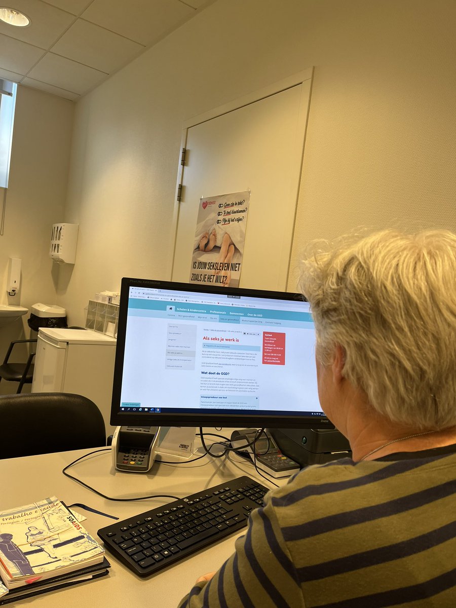 GSekswerk's tweet photo. Elke dinsdag wordt er een inloopspreekuur gehouden tussen 15.00 - 16.00 uur, zowel in Deventer als in Zwolle. Sekswerkers kunnen dan binnenlopen voor een gratis SOA test en vaccinatie. Kom jij ook langs? https://t.co/uF5b77uxhV
