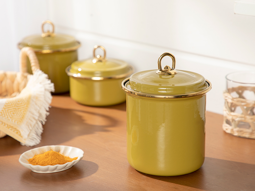 Hediye zamanı!🥳

-Bizi takip et,
-Bu tweeti RT'le. 

Emaye baharatlık senin olsun. ✨

*Açıklanma tarihi 18 Ocak’tır.