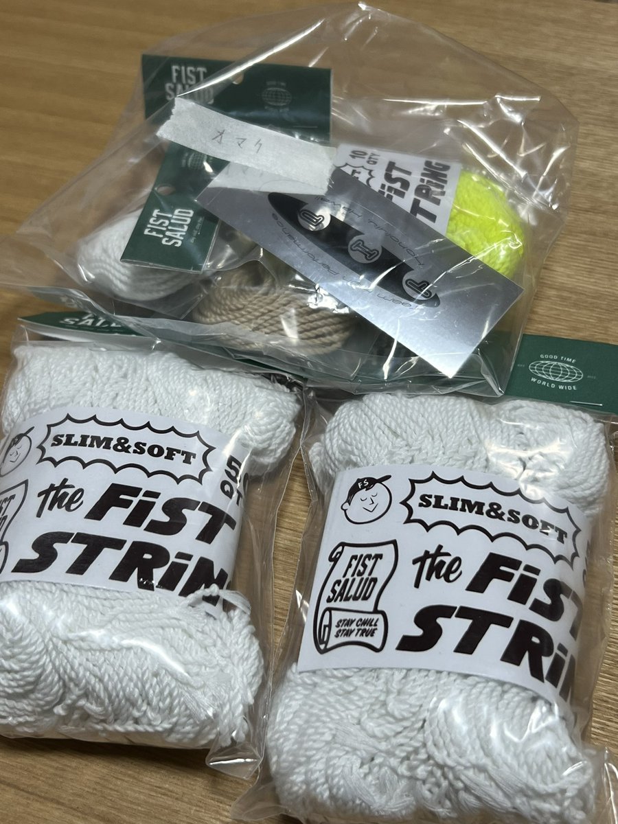 machitako01's tweet image. そして #fiststring キタァー！！✨٩( &apos;ω&apos; )و ✨

オマケ凄っ！(ﾟωﾟ)

ありがとうございますー！！もう完全に乗り換えます！笑
@fistsalud