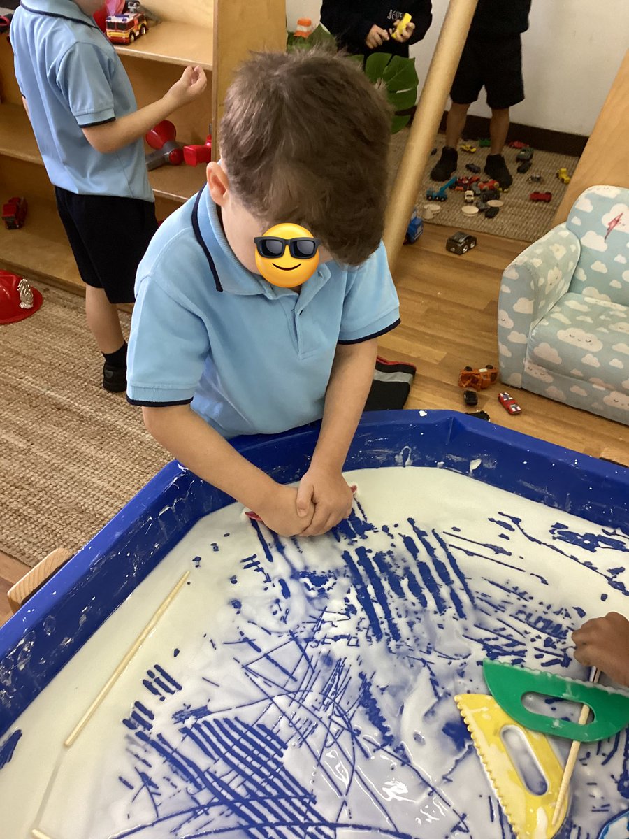 JESSjumeirahFS1's tweet photo. This week we have been exploring pattern in our environment.#JESSJumMathematics #EYFS #JESSJumLearning https://t.co/Uk7YsATvfw