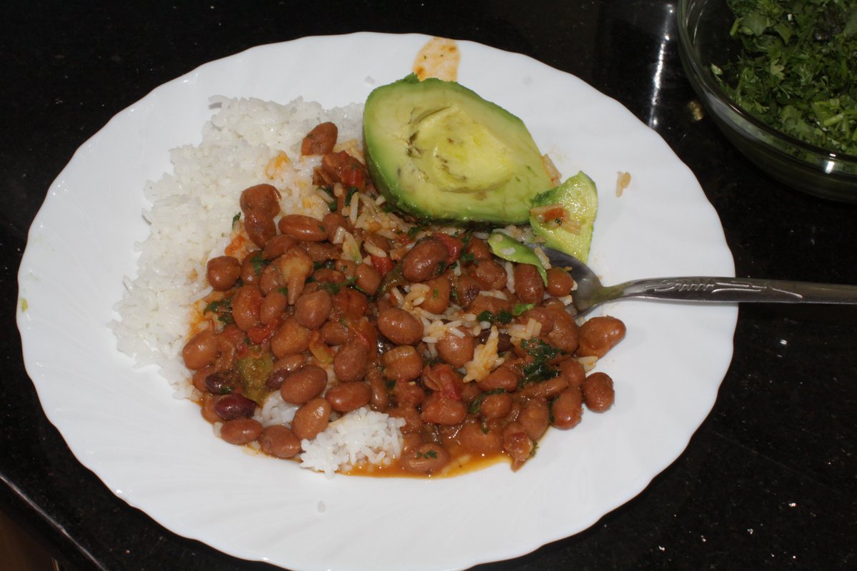 BarakaRice's tweet photo. Usicheze na mboga pekee..
When life gives you avocados in NJaanuary 🥳, cheza na Rice madondo 😋
Enjoy quality rice across January from Baraka Rice Millers and Store Ltd.
 #sokomwea #Barakatele #MarketMakers https://t.co/ZpYA1d982J