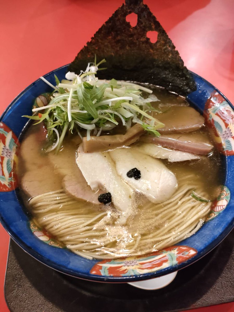 麺や食堂 厚木本店さんで
辛味しおそばに
トッピングで
チャーシュー6枚

かんずりの辛味が効いてて
クセになります。