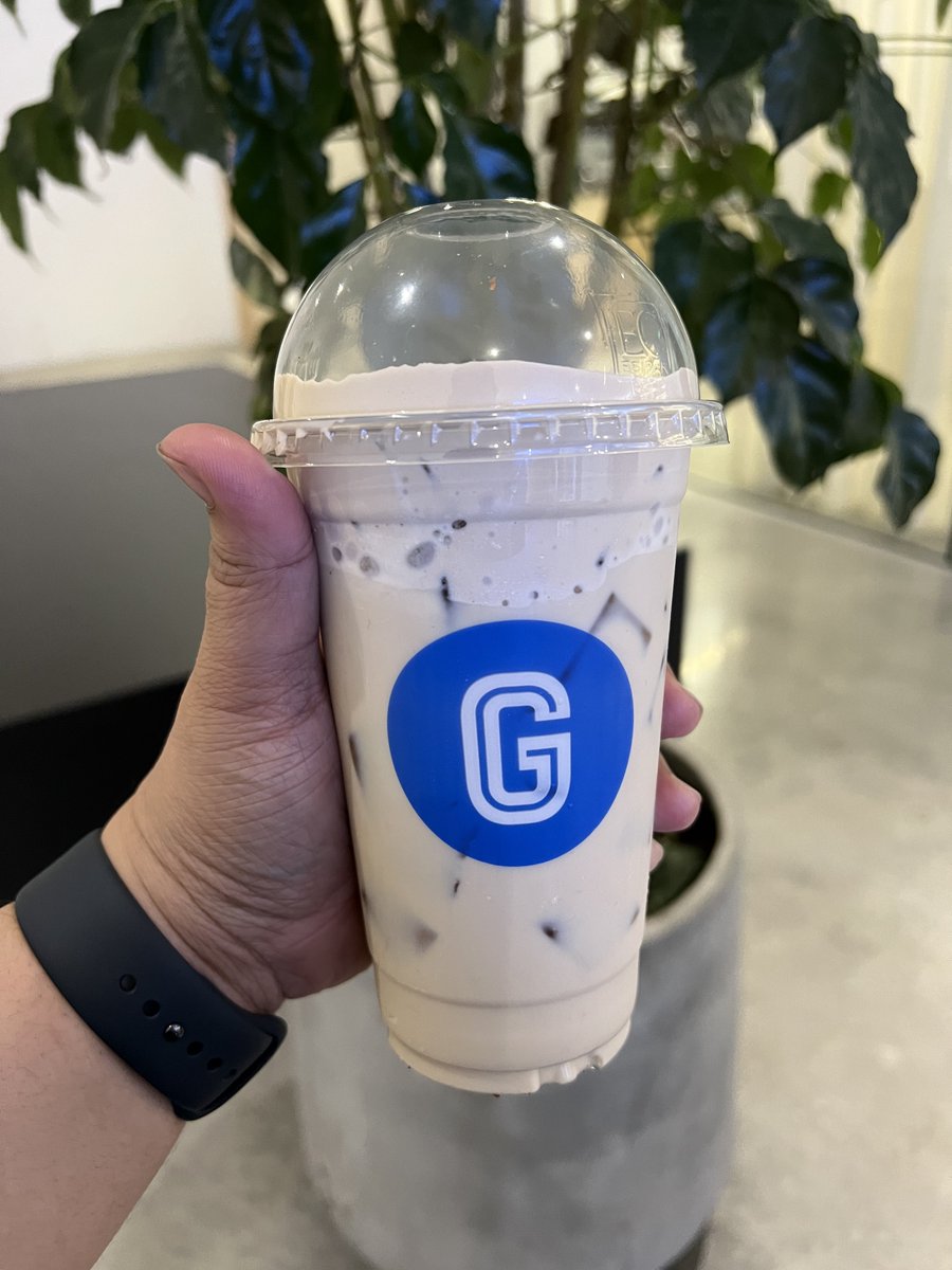 fazleyjalal's tweet photo. Patut la orang cakap sedap buttercream latte ni. Memang sedap. 10/10 https://t.co/BTBHEegsR9
