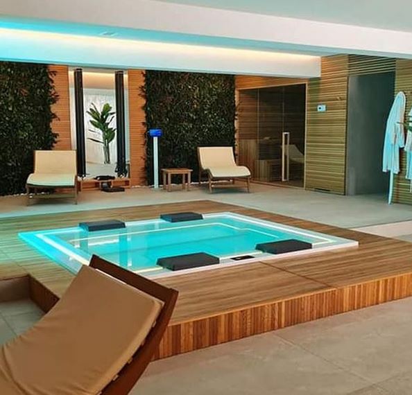 A wonderfully welcoming Home Spa! What could be better to beat the #januaryblues ...
📷 Zen by #Treesse #MarcSadlerDesign

#homespa #spaathome #spazone #spa #spas #wellness #wellnesswednesday #wellnessathome #hottub #hottubs