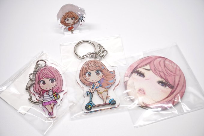 豪華真悠さんセット❤️ たち真悠さんアクキーは真悠さんファンが意外と見逃さない通アイテム。 