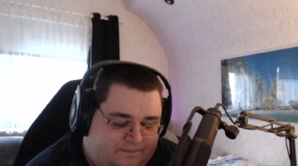 MythosOfGaming's tweet photo. Freut ihr euch auch schon sehr auf die erste Ersatzbank des Jahres?😁 https://t.co/gjzusNsrqu