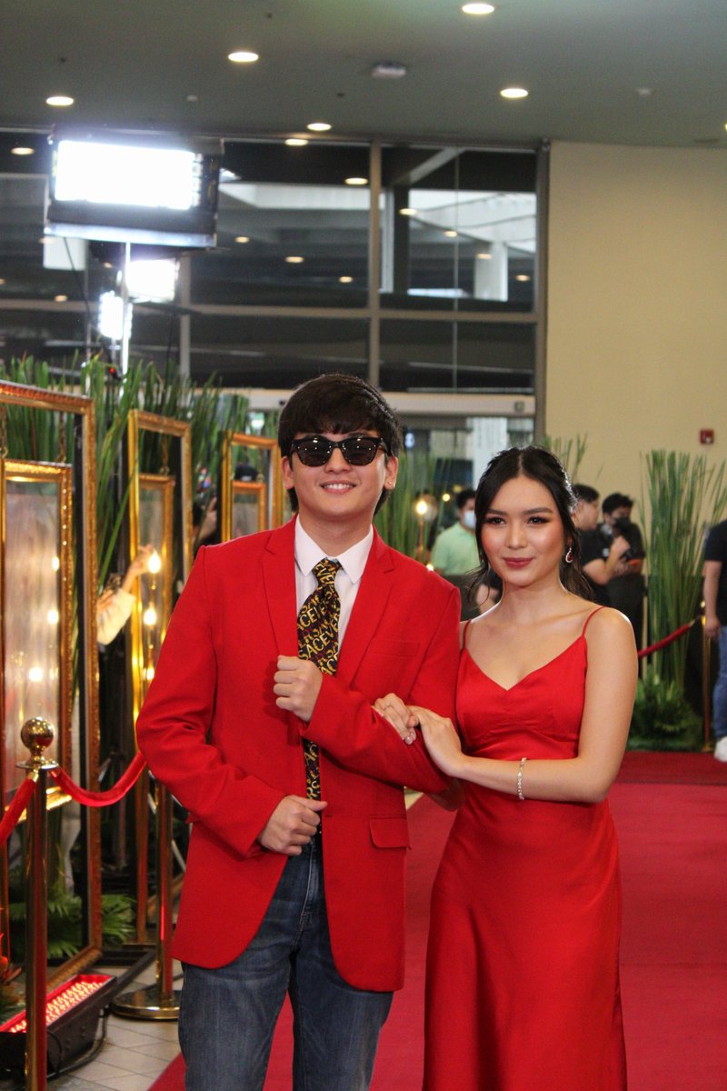 kowalerts's tweet photo. #FranSeth walks the red carpet at the #DirtyLinenSpecialCelebrityScreening in Trinoma. https://t.co/4mQ10mAPTx