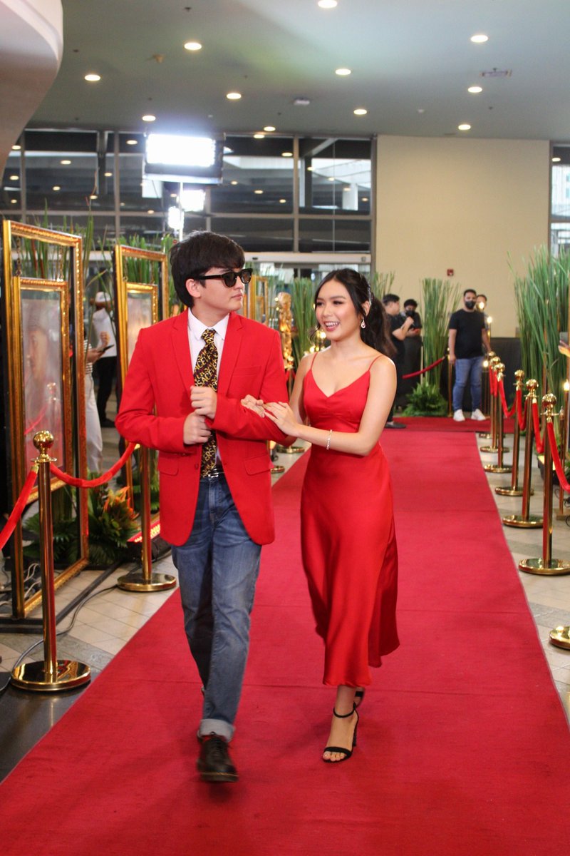 kowalerts's tweet photo. #FranSeth walks the red carpet at the #DirtyLinenSpecialCelebrityScreening in Trinoma. https://t.co/4mQ10mAPTx