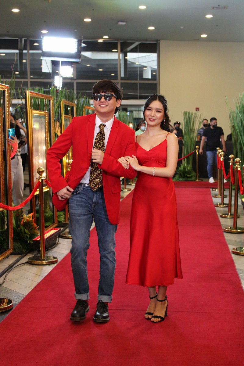kowalerts's tweet photo. #FranSeth walks the red carpet at the #DirtyLinenSpecialCelebrityScreening in Trinoma. https://t.co/4mQ10mAPTx