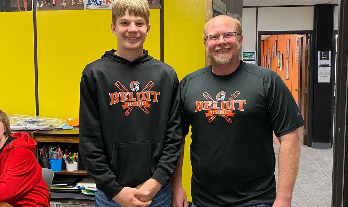 bhs_jagk's tweet photo. Some "Jaggers" twinning it up! We do have real life twins confusing all of us. Kassie and Carlee dressed in their FFA shirts. Lance and Mr. Cox didn't mean to be twins but had fun with it! #JAGKansas #JAGFamily #TPOD #winterhoco https://t.co/gEKIcBa8EY