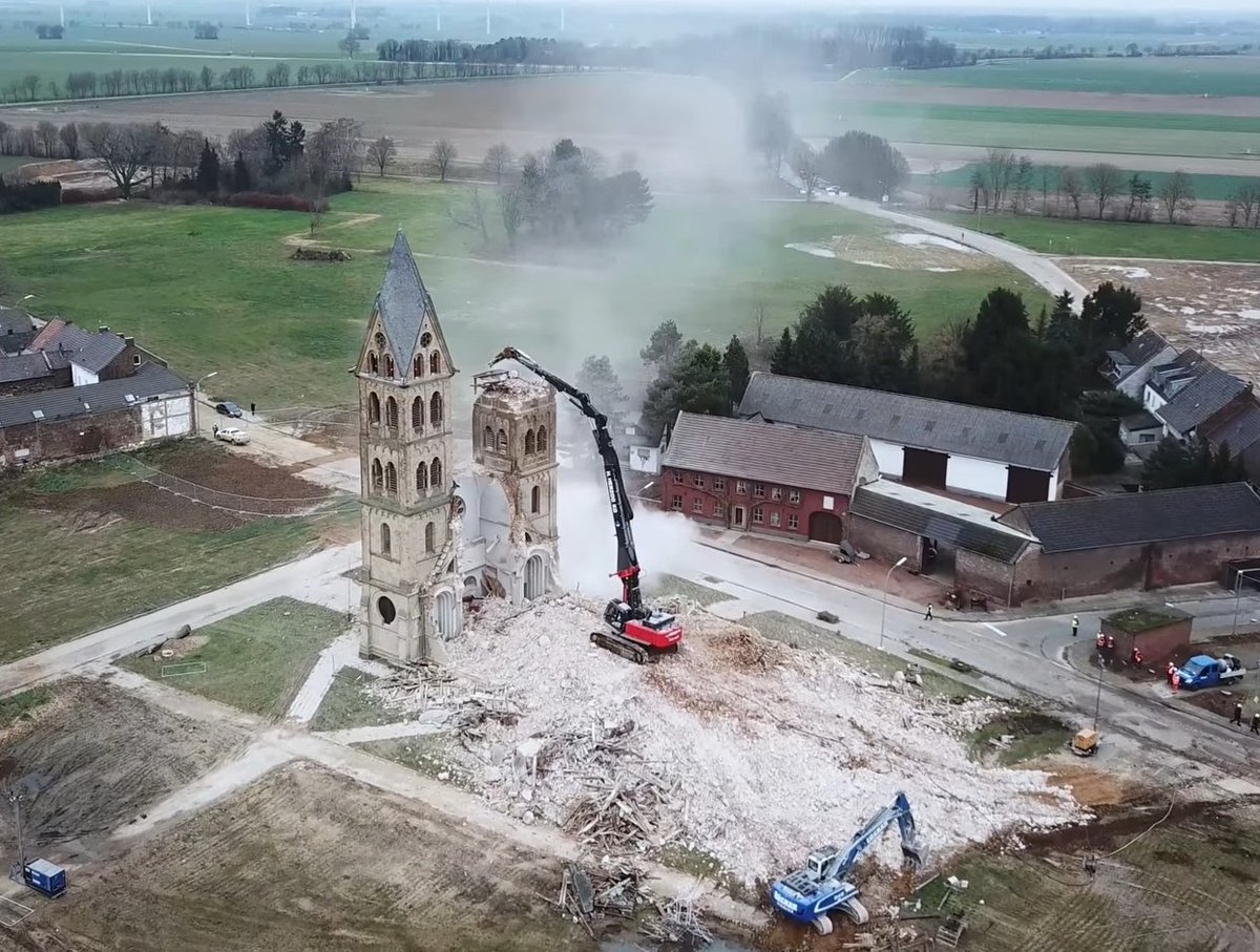 CorenzSN's tweet image. Wofür Christdemokraten und Grüne wirklich sind? 

Dafür: 

#luetzerath #LuetziBleibt