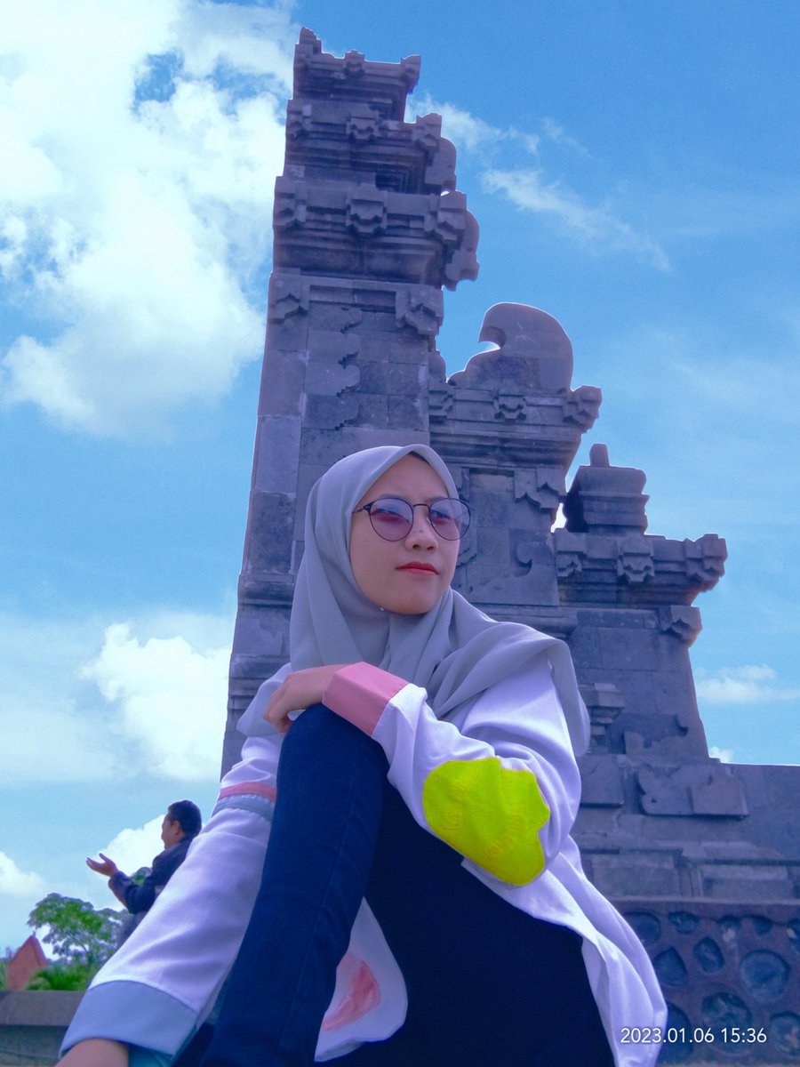 KMuflikha's tweet photo. Sajauh ini sudah tahu bahwasanya  hidup itu emang gak mudah...#puncakjowin
#wisatatulungagung
#hidupgakmudah https://t.co/lBoJXyNkKy