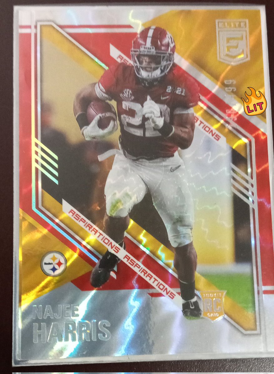 JnicsHOP's tweet image. I do like this #shortprint #Panini #Donruss #Elite cards... very shine, much sparkle.  @Panini @Donruss #Najee #Harris #football #card #ccg #numbered 296/499 #Rookie #Steelers