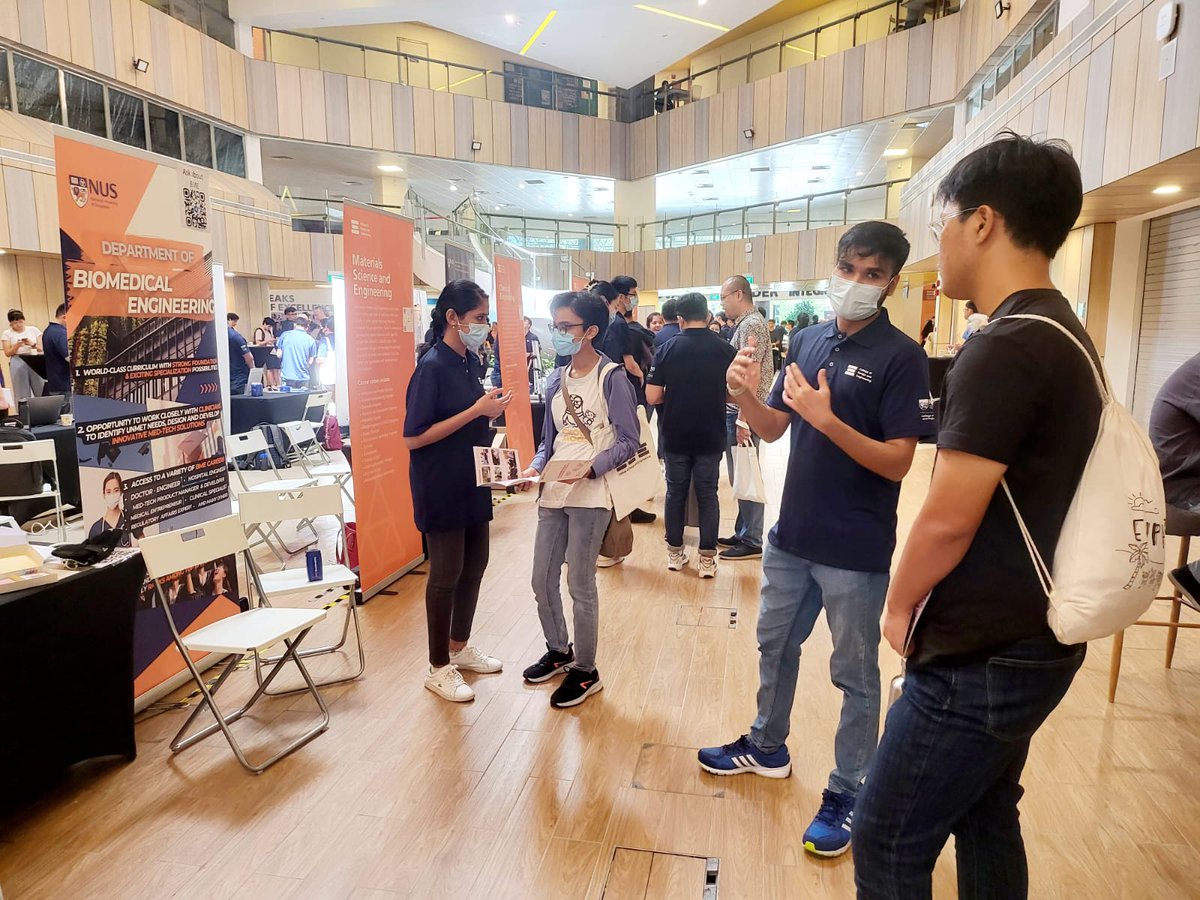 RayeYeow's tweet photo. Appreciate EN(GENiUS) attendees in taking time to understand our @BME_NUS program & #bGood initiative!
Many had fun with our student-built #exergames!
Follow us on https://t.co/omH7tJ5hVQ for future #BME events
Big thanks to staff & students for supporting EN(GENiUS)!
#NUSCDE https://t.co/TTQCYgPEZU