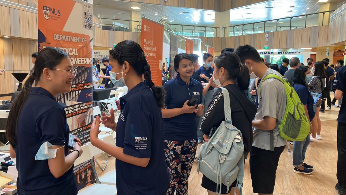 RayeYeow's tweet photo. Appreciate EN(GENiUS) attendees in taking time to understand our @BME_NUS program & #bGood initiative!
Many had fun with our student-built #exergames!
Follow us on https://t.co/omH7tJ5hVQ for future #BME events
Big thanks to staff & students for supporting EN(GENiUS)!
#NUSCDE https://t.co/TTQCYgPEZU