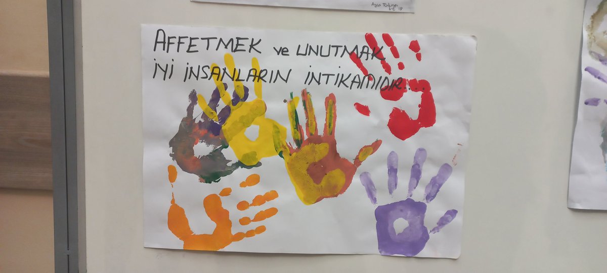 SaltaliMustafa's tweet photo. 11 OCAK DÜNYA AFFETME GÜNÜ'NDE ONİKİŞUBAT ŞEHİT TEBERNUŞ ÖZLER ORTAOKULU DA AFFEDİYOR 
#11Ocakdünyaaffetmegünü https://t.co/n7DizDwdDM