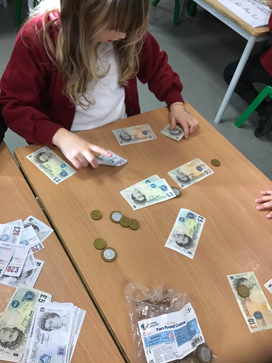 CharterYr2's tweet photo. We have been counting money in pounds today, the children have enjoyed making the same value with different denominations of notes and coins. #CharterMaths https://t.co/Ffgwbd1p6l