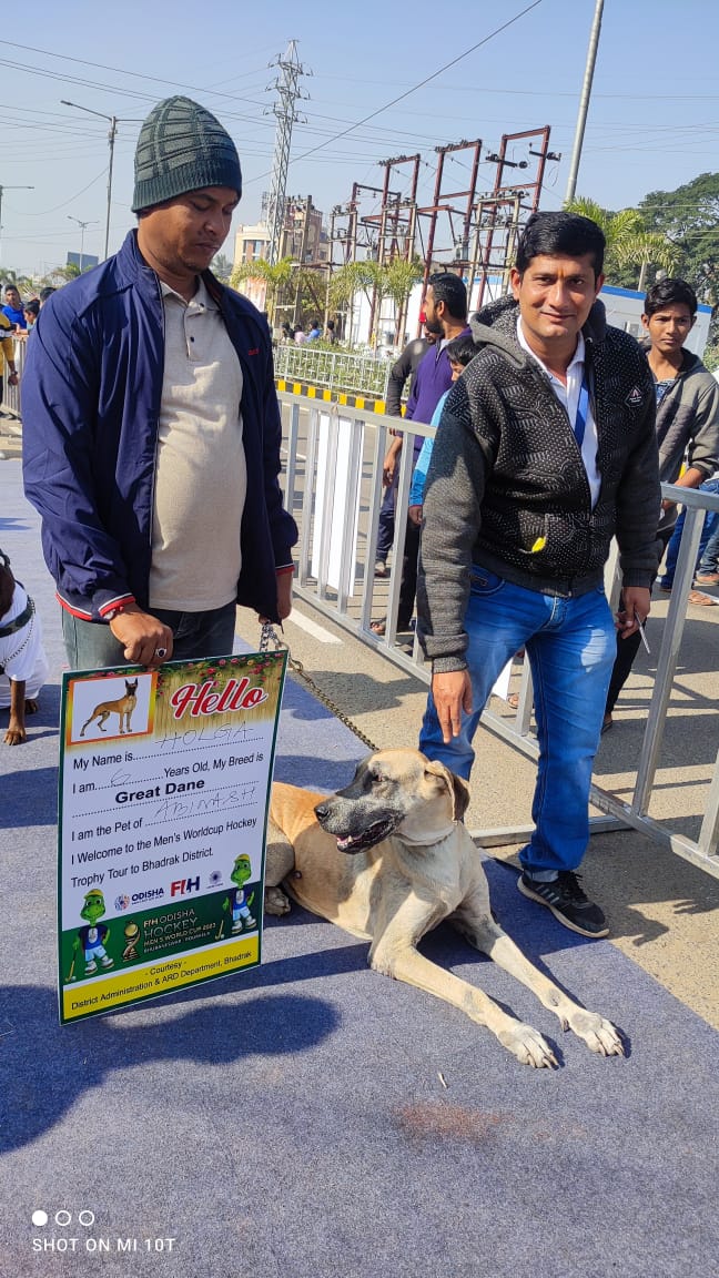 ArdBhadrak's tweet photo. DOG SHOW ON WALK IN FEST OF WORLD CUP HOCKEY TROPHY https://t.co/61YC4c5jV6