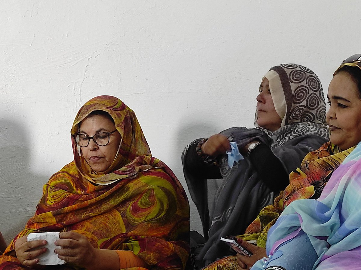 Jadiyetumohtar's tweet photo. #Conclave de #MujeresSaharauis para debatir y tratar temas relativos a la importancia de la participación #politica en el movimiento de liberación #FPOLISARIO y en las instituciones de la #RASD vísperas de la celebración del 16 congreso del #Polisario que se celebra el 13 d enero https://t.co/pLbVJSwAKE